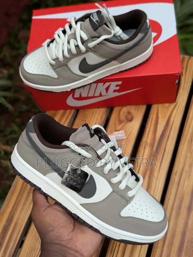 Nike Dunk Low "Diffused Taupe Colourway"