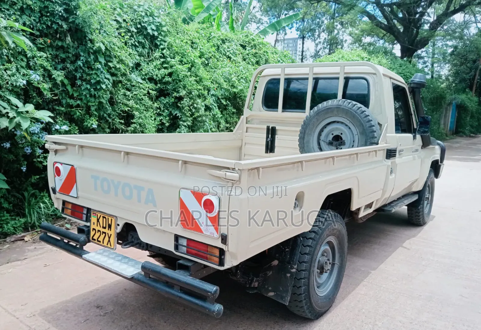 Toyota Land Cruiser 2013 Brown