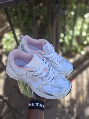 New Balance_530 in "Pink Pitch and White Colourway ".