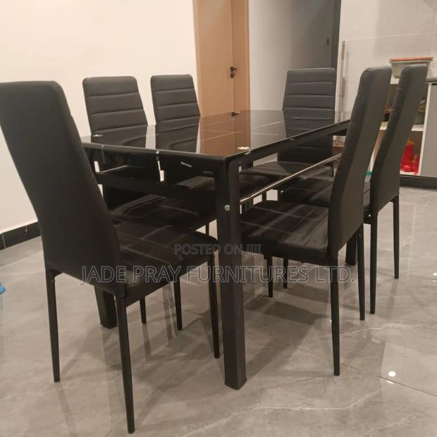 Black Top Glass 6sitter Dinning