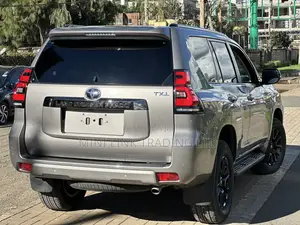 Toyota Land Cruiser Prado 2.8 2021 Gray