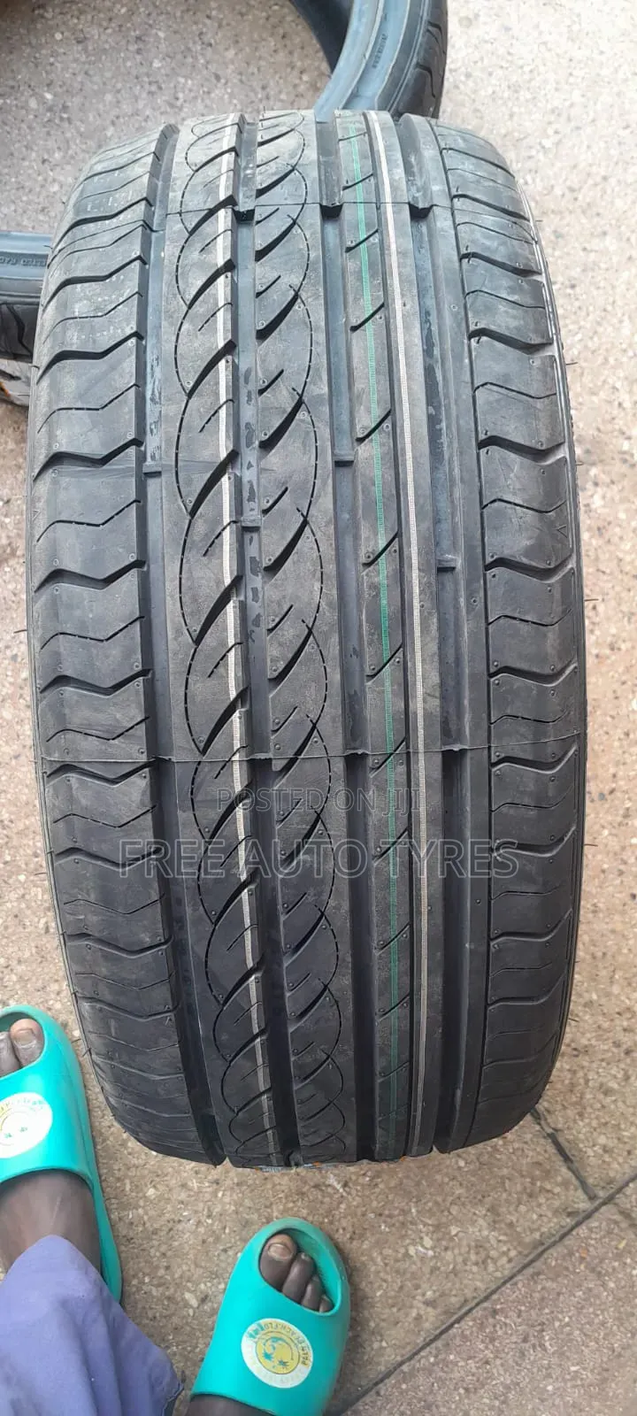 225/40zr18 Centara