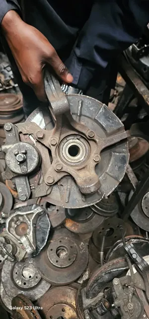 Suzuki Escudo Front Hub Available