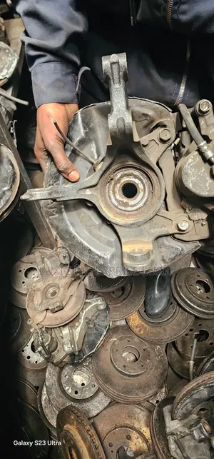 Front Hub Honda Stream on Sale