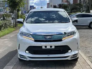 Toyota Harrier 2.0 2019 Off white