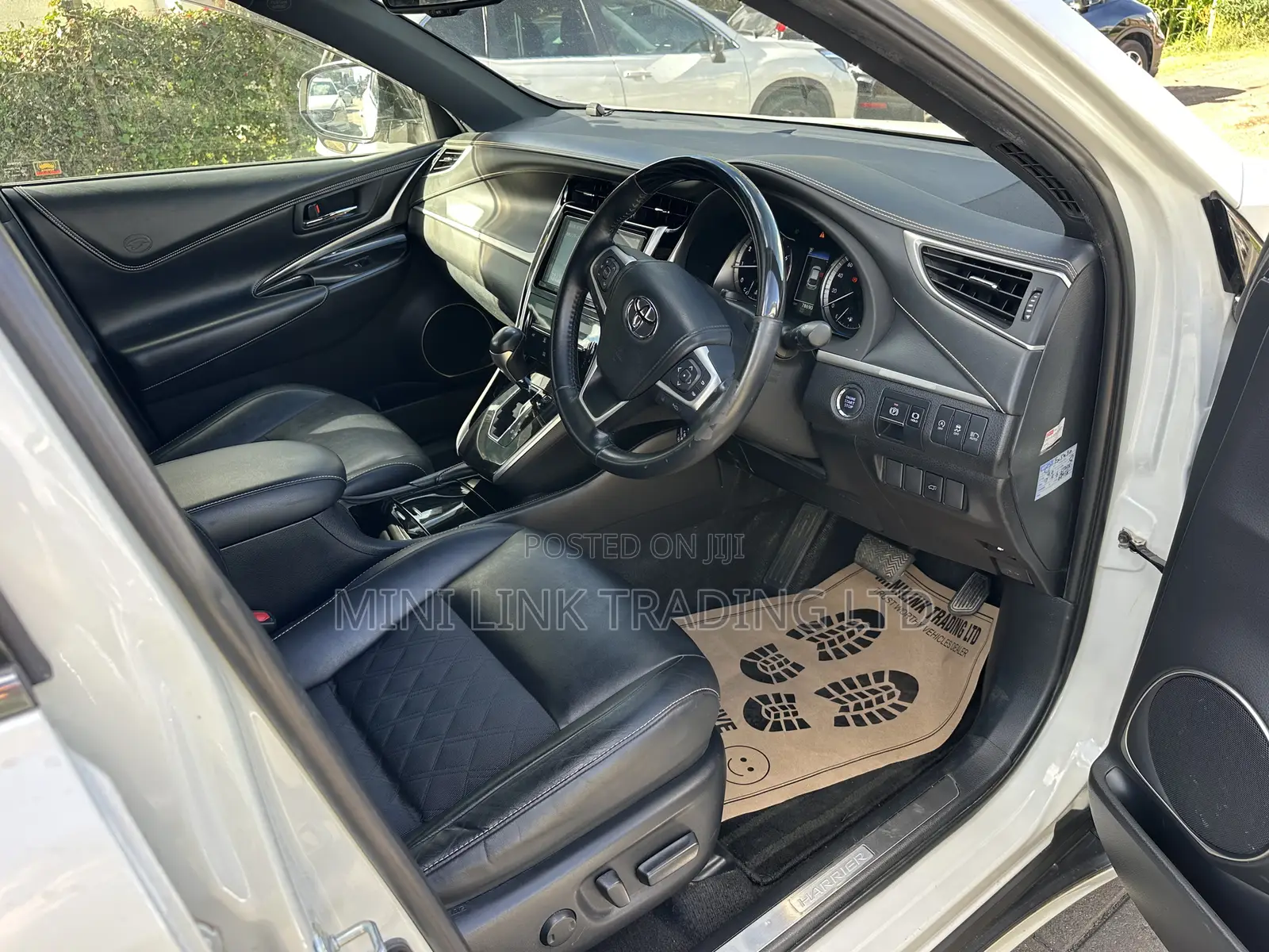 Toyota Harrier 2.0 2019 Off white
