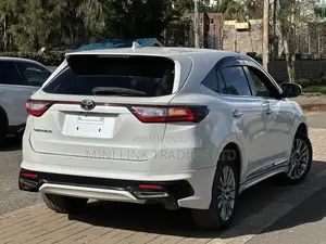 Toyota Harrier 2.0 2019 Off white