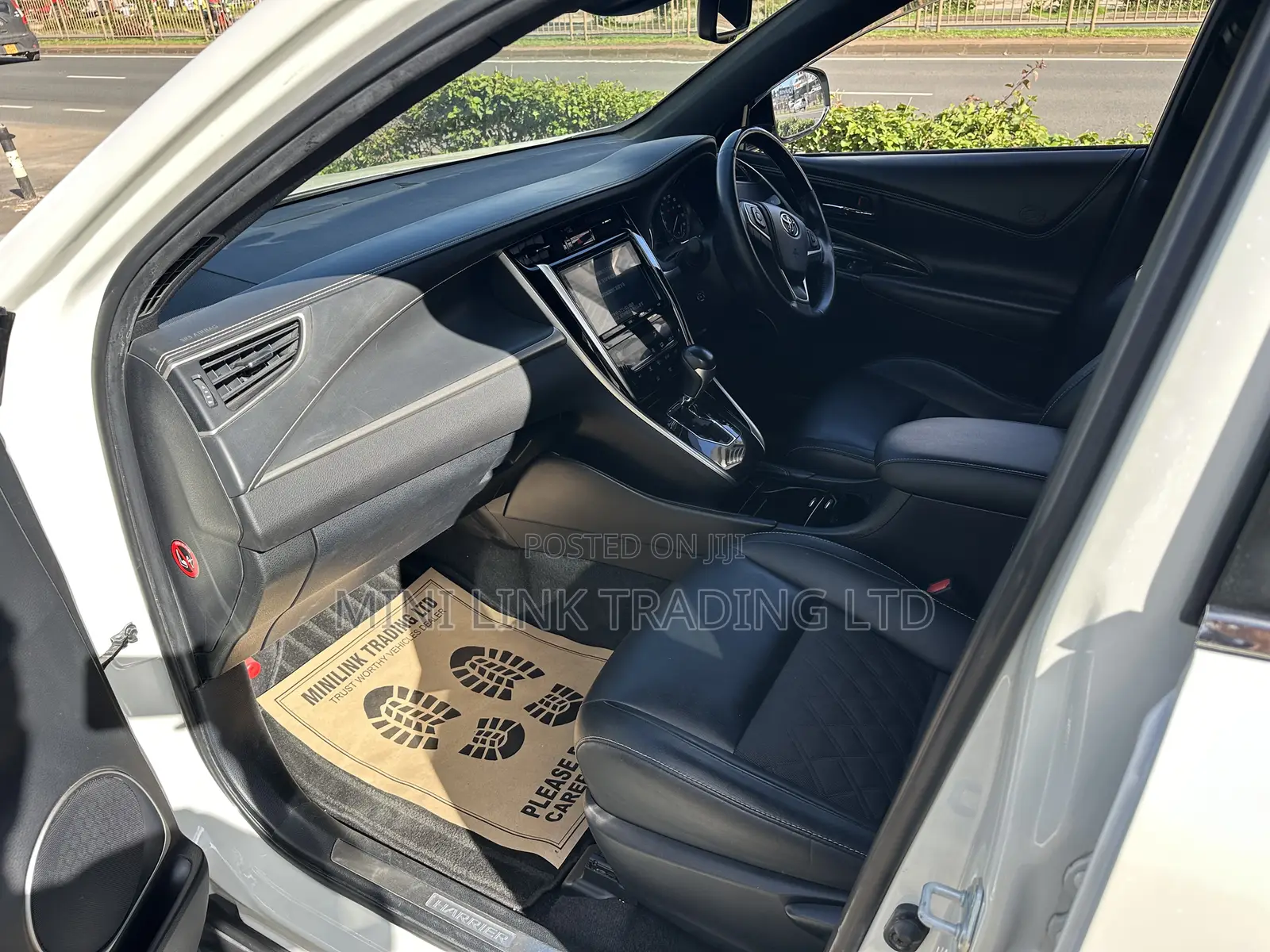 Toyota Harrier 2.0 2019 Off white