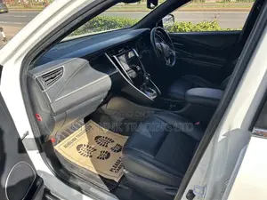 Toyota Harrier 2.0 2019 Off white