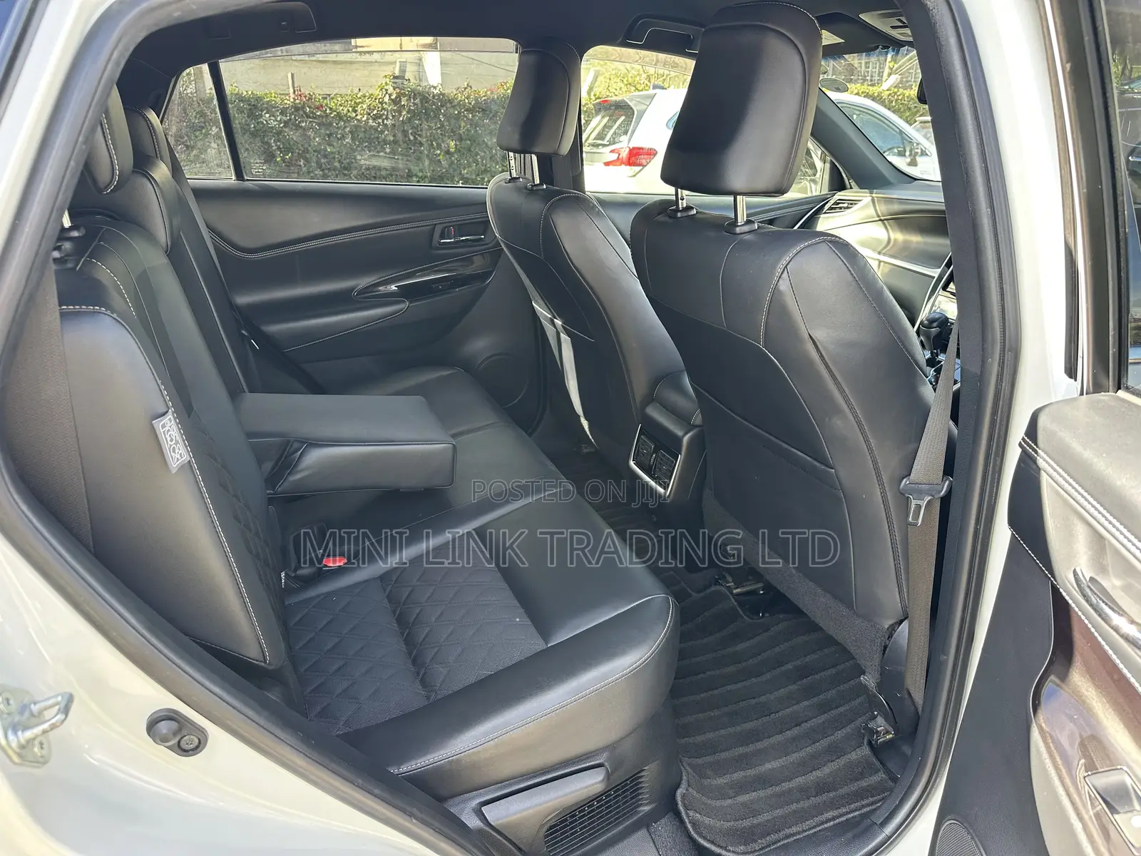 Toyota Harrier 2.0 2019 Off white