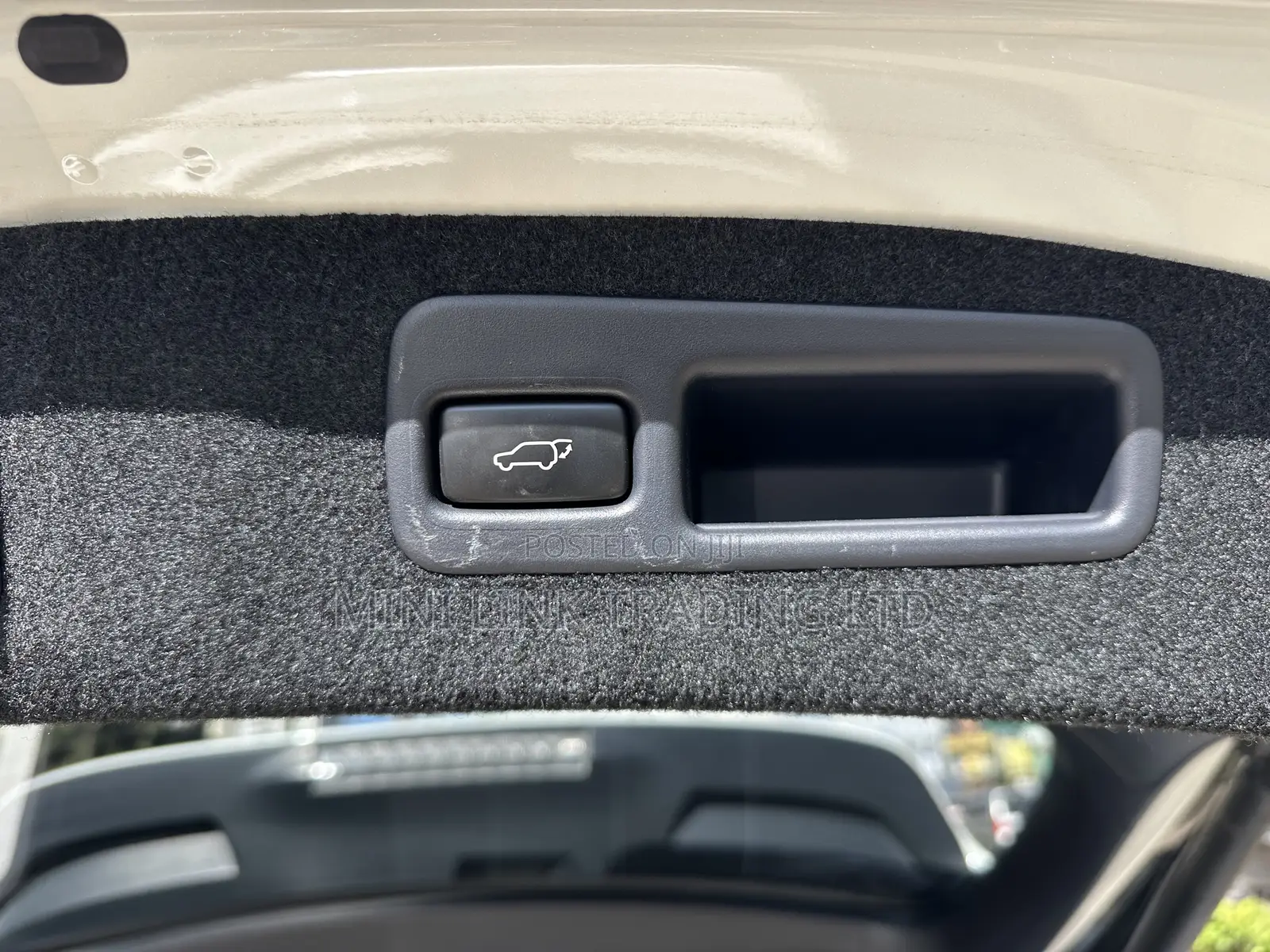 Toyota Harrier 2.0 2019 Off white