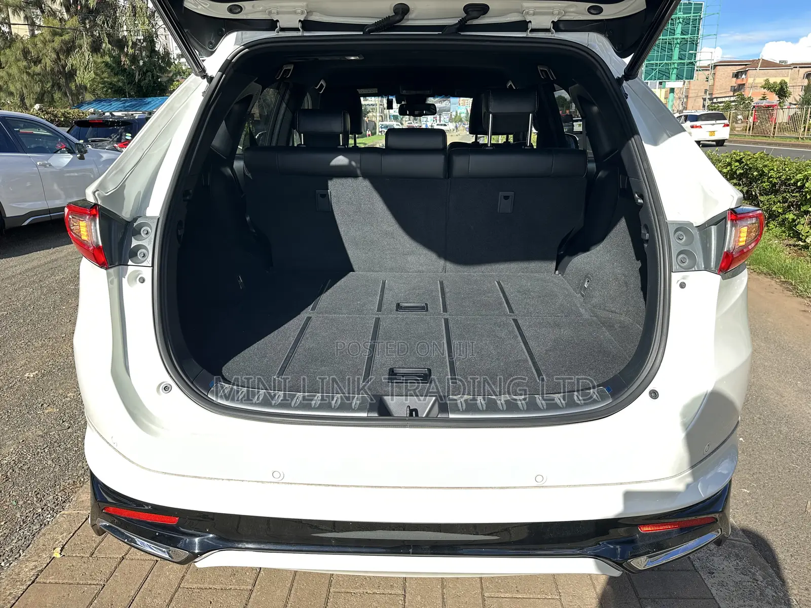 Toyota Harrier 2.0 2019 Off white