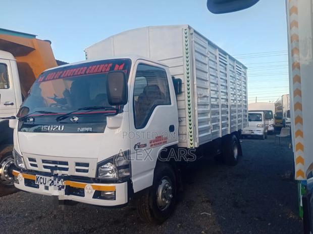 Isuzu NPR Truck - thumbnail 2