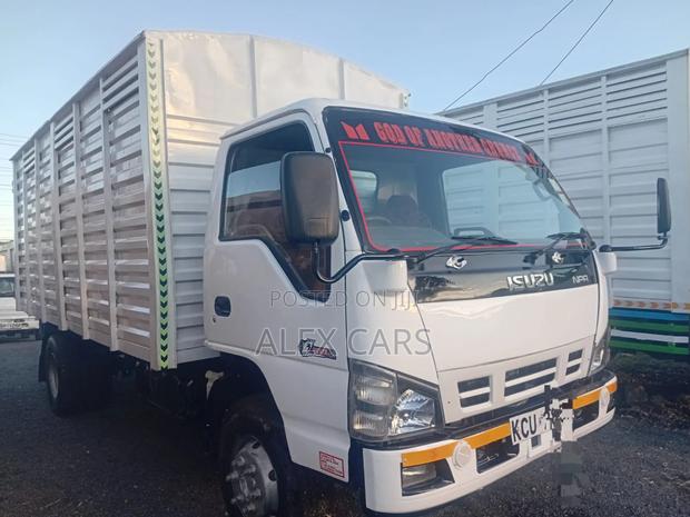 Isuzu NPR Truck - thumbnail 7