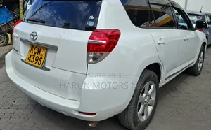 Toyota Vanguard 2012 White