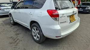 Toyota Vanguard 2012 White