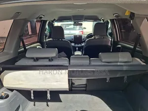 Toyota Vanguard 2012 White