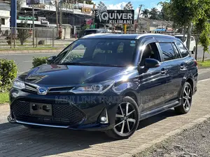Toyota Corolla Fielder 1.5 Hybrid FWD 2019 Green