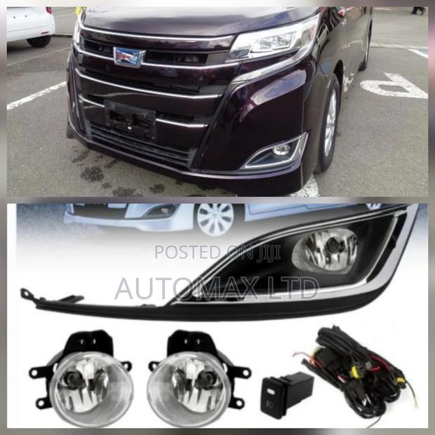 Toyota Noah Hybrid G, Complete Fog Lamp Set With Chrome Finish Covers,