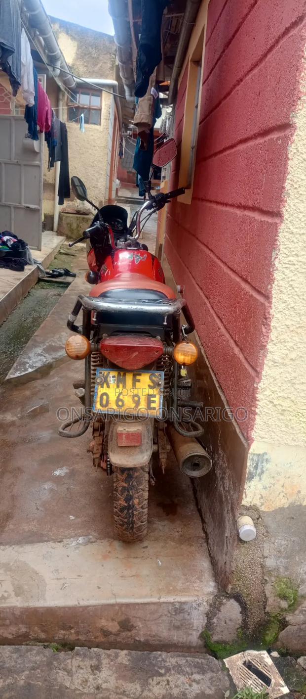 Bajaj Boxer X125 2021 Red