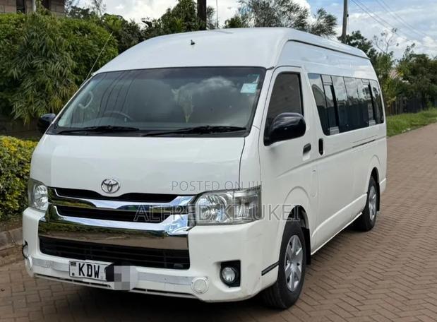 Toyota HiAce 2018 White - main view
