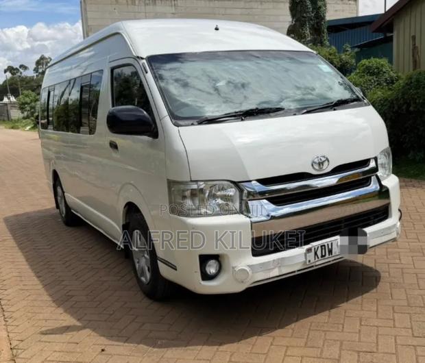 Toyota HiAce 2018 White - thumbnail 3