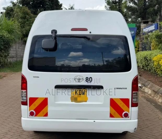 Toyota HiAce 2018 White - thumbnail 8