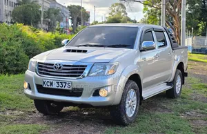 Toyota Hilux 3.0 D-4D 4x4 2012 Silver
