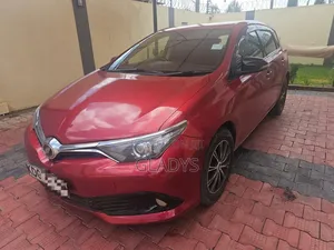 Toyota Auris 2016 Red