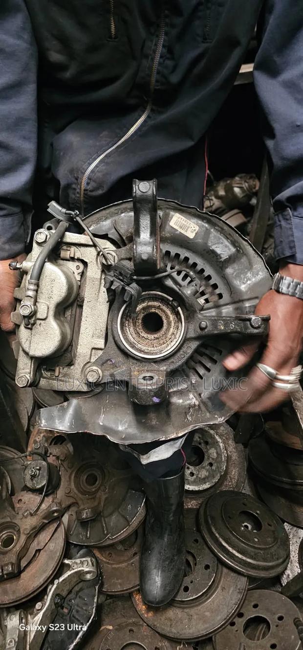 Lexus 450 Front Hub - thumbnail 2