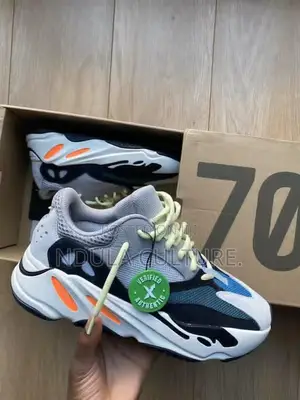 Yeezy Boost 700v2