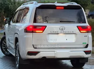 Toyota Land Cruiser 2023 White