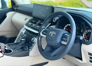 Toyota Land Cruiser 2023 White