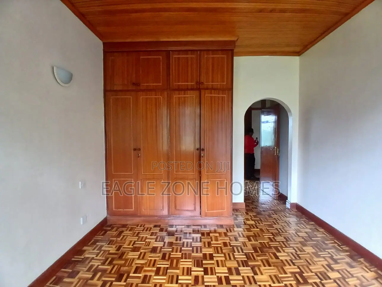 4bdrm Townhouse / Terrace in Riverside Drive for rent