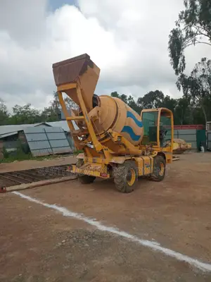 Concrete Trucks (Ready Mix) for Hire