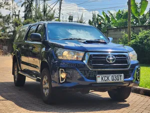Toyota Hilux 2010 Blue