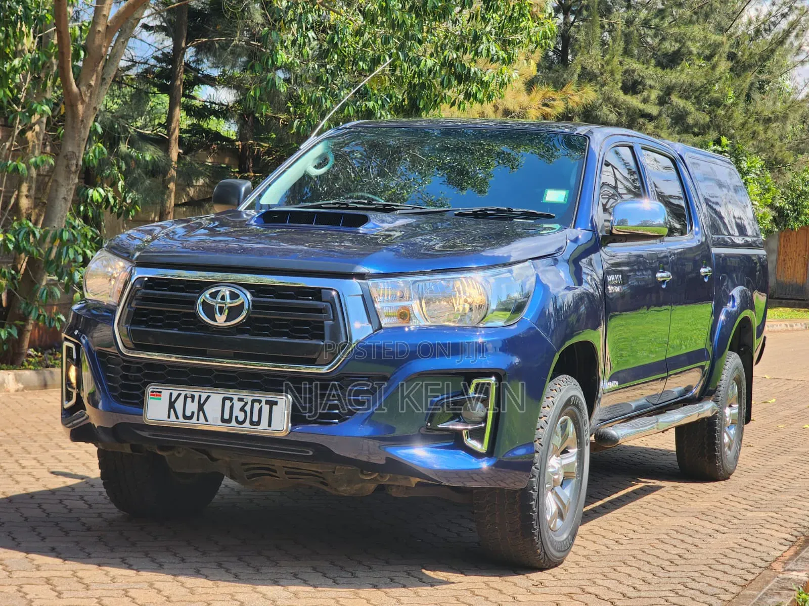 Toyota Hilux 2010 Blue