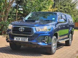 Toyota Hilux 2010 Blue