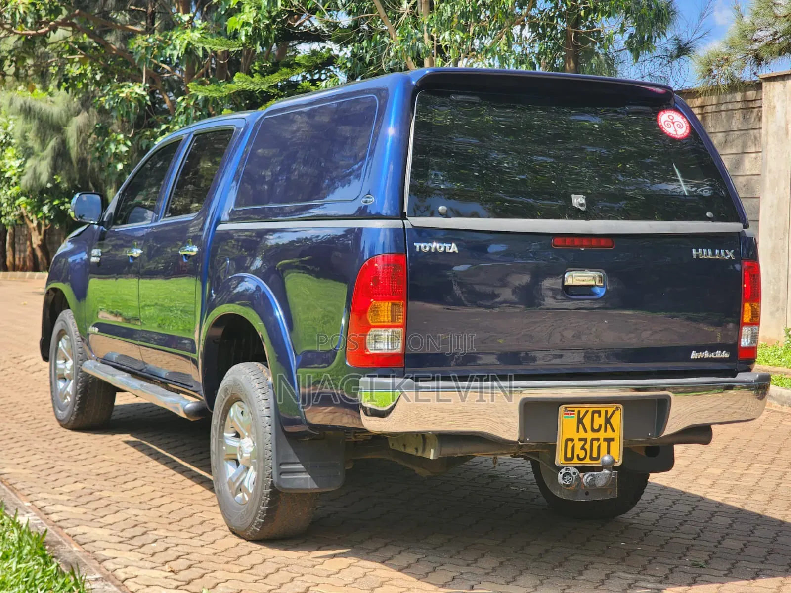Toyota Hilux 2010 Blue