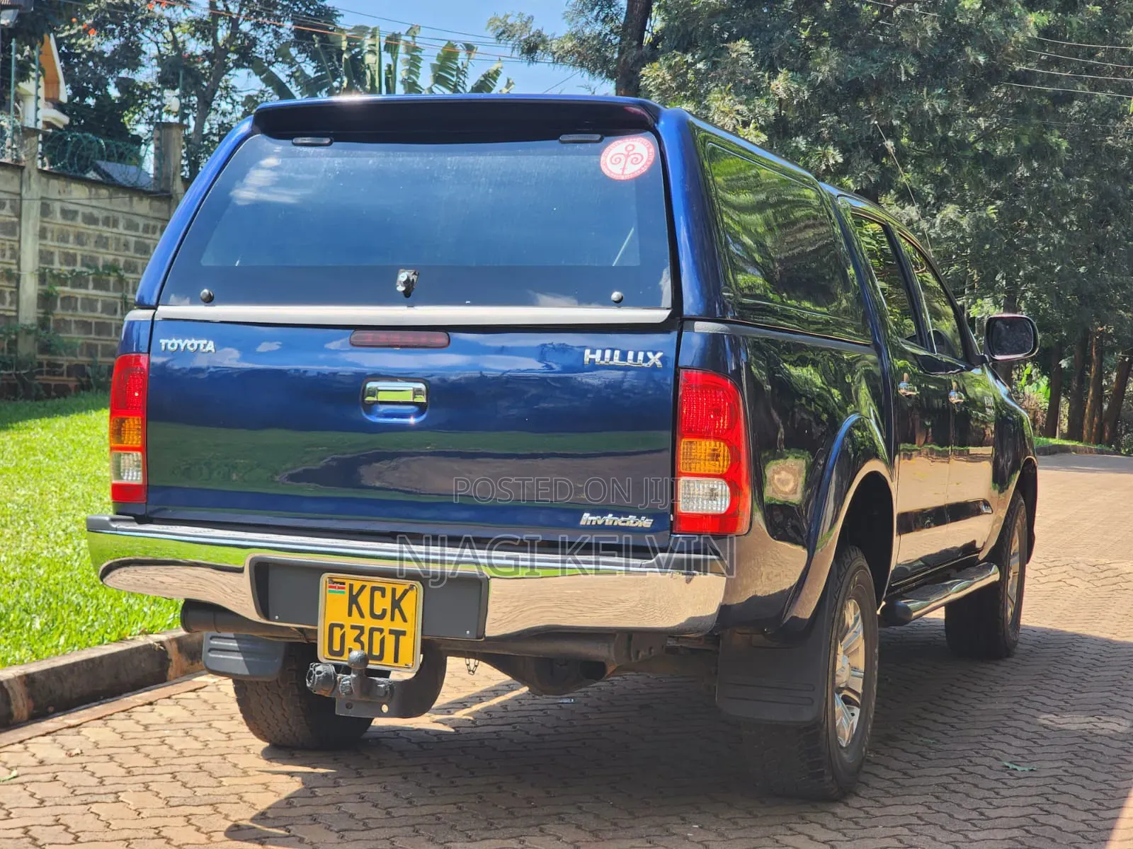 Toyota Hilux 2010 Blue