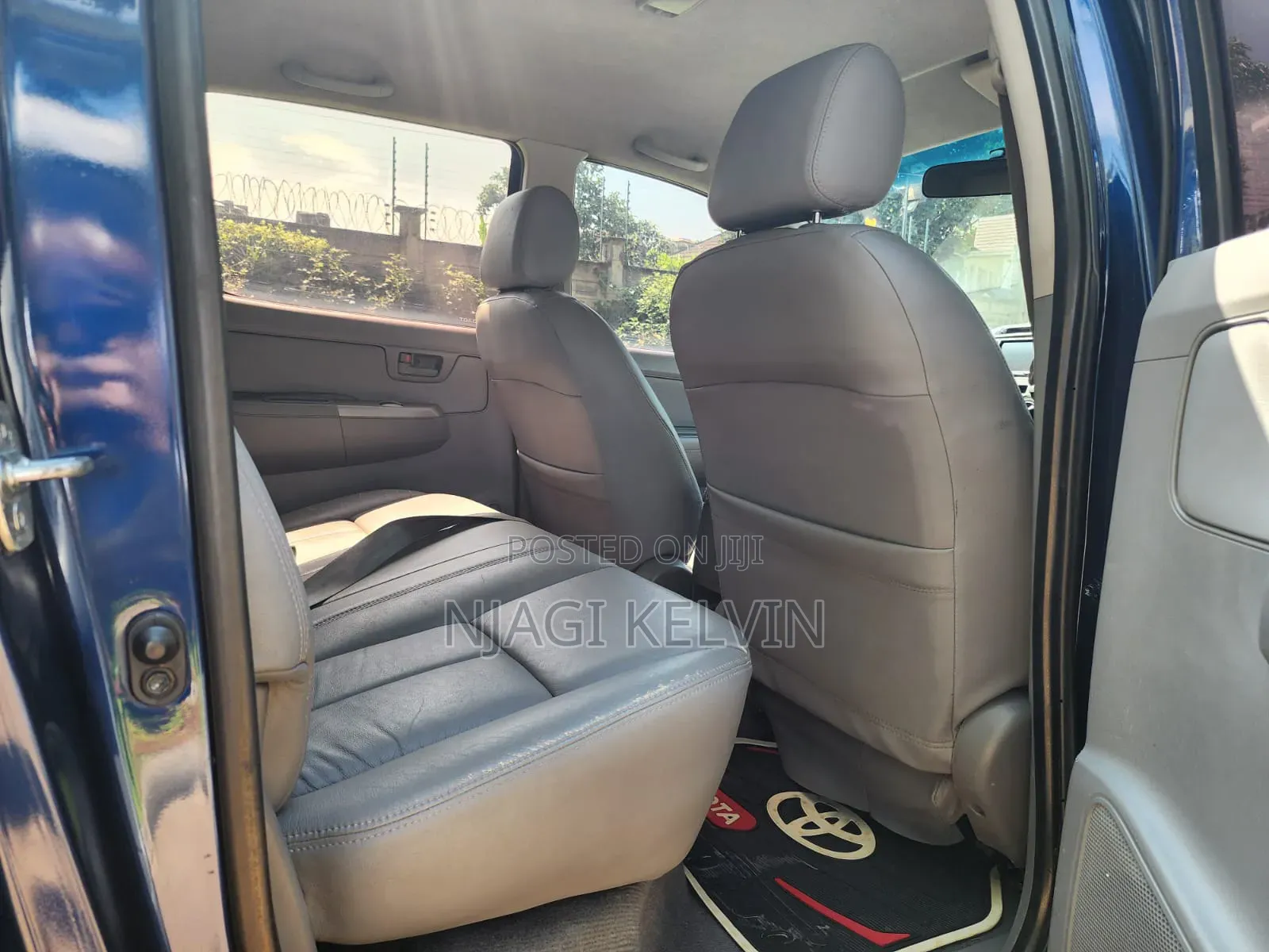 Toyota Hilux 2010 Blue