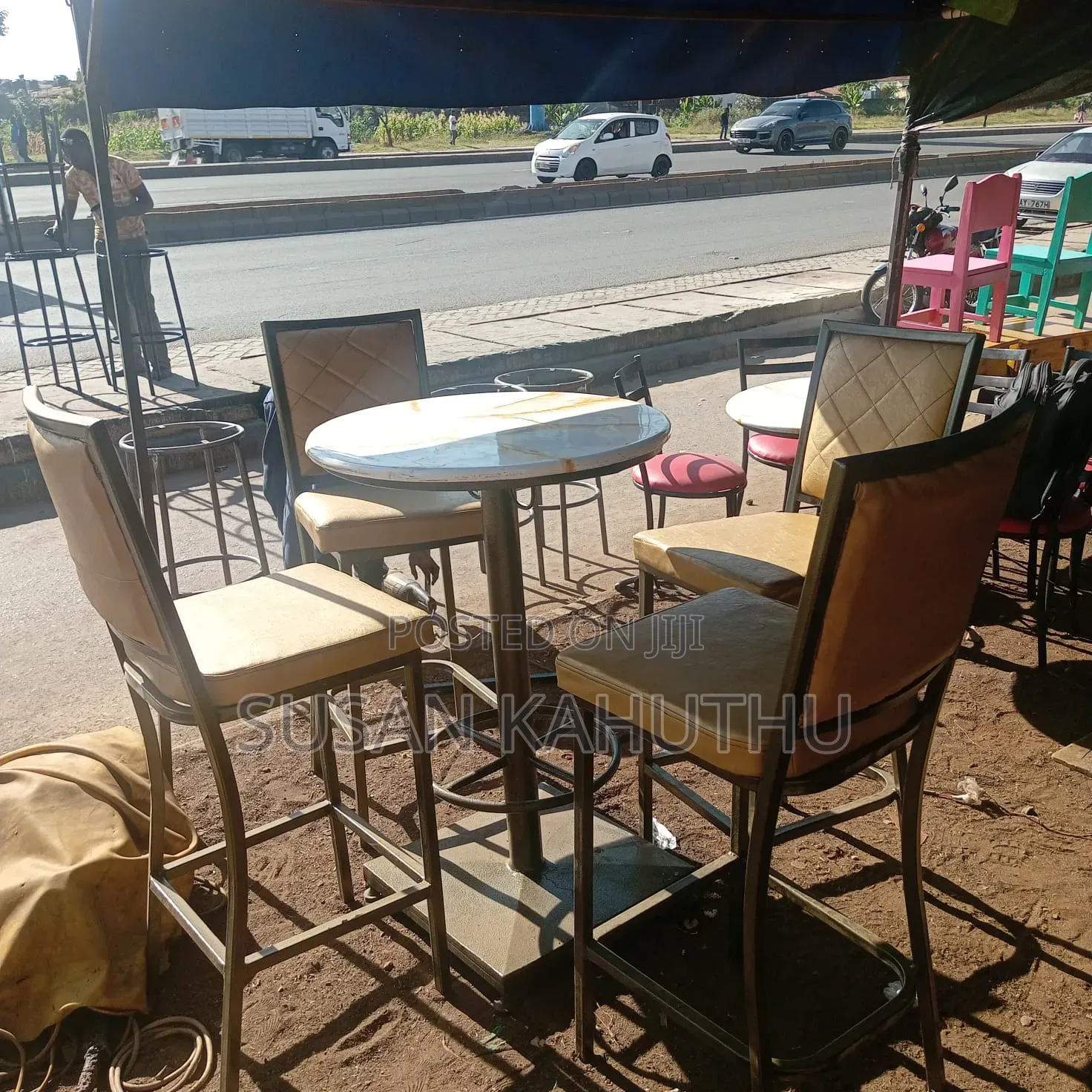 Stunning High Restaurant/Bar Set