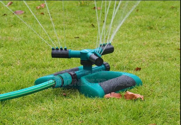 3 Arm Garden Sprinkler