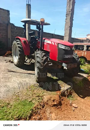 Tractor Massey Ferguson 4708