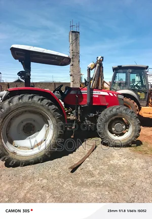 Tractor Massey Ferguson 4708