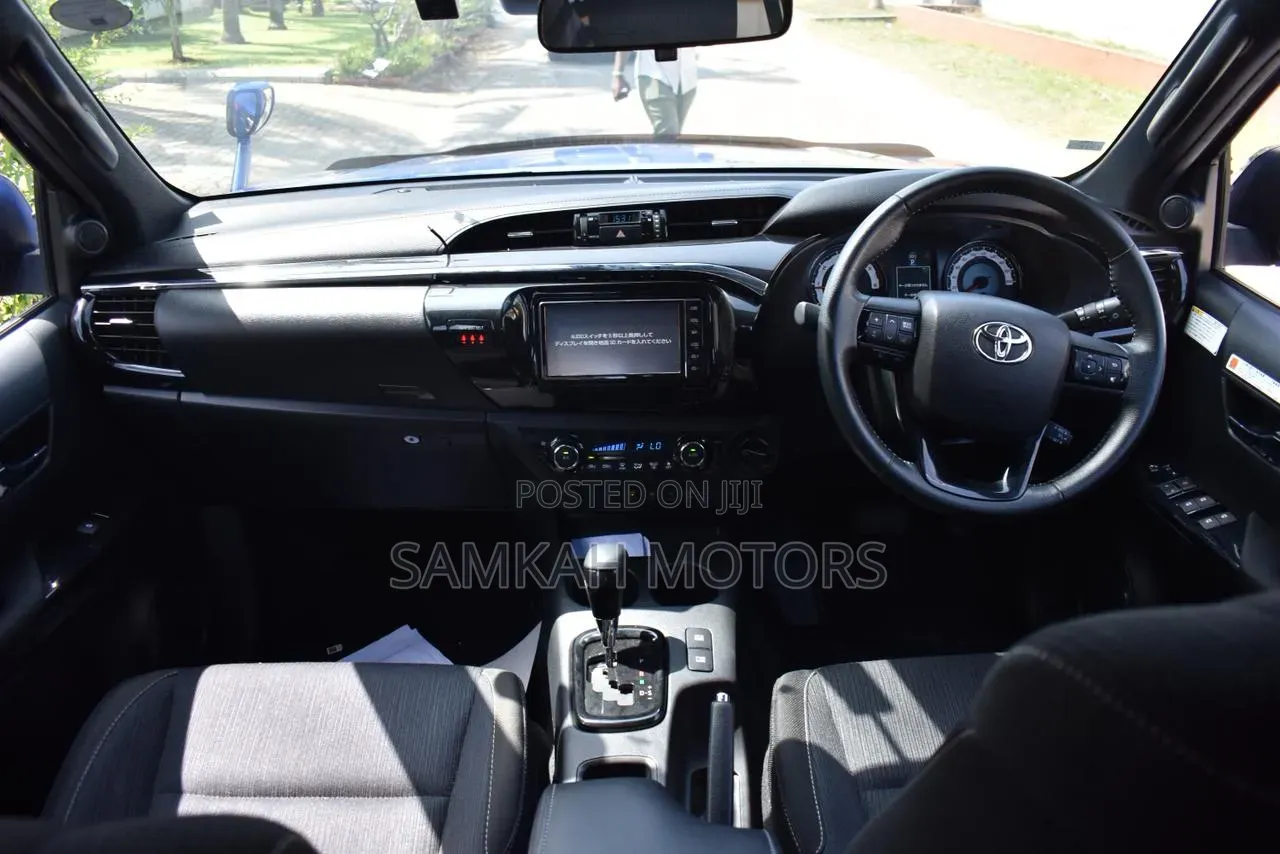 Toyota Hilux 2020 Blue
