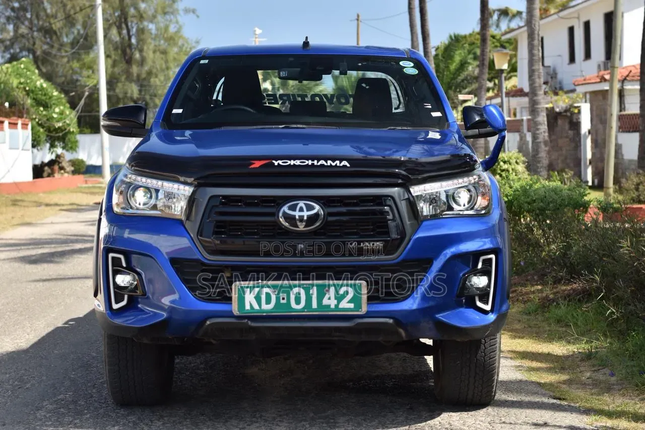 Toyota Hilux 2020 Blue
