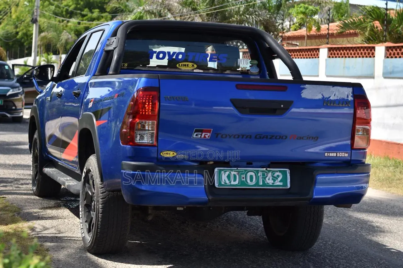 Toyota Hilux 2020 Blue