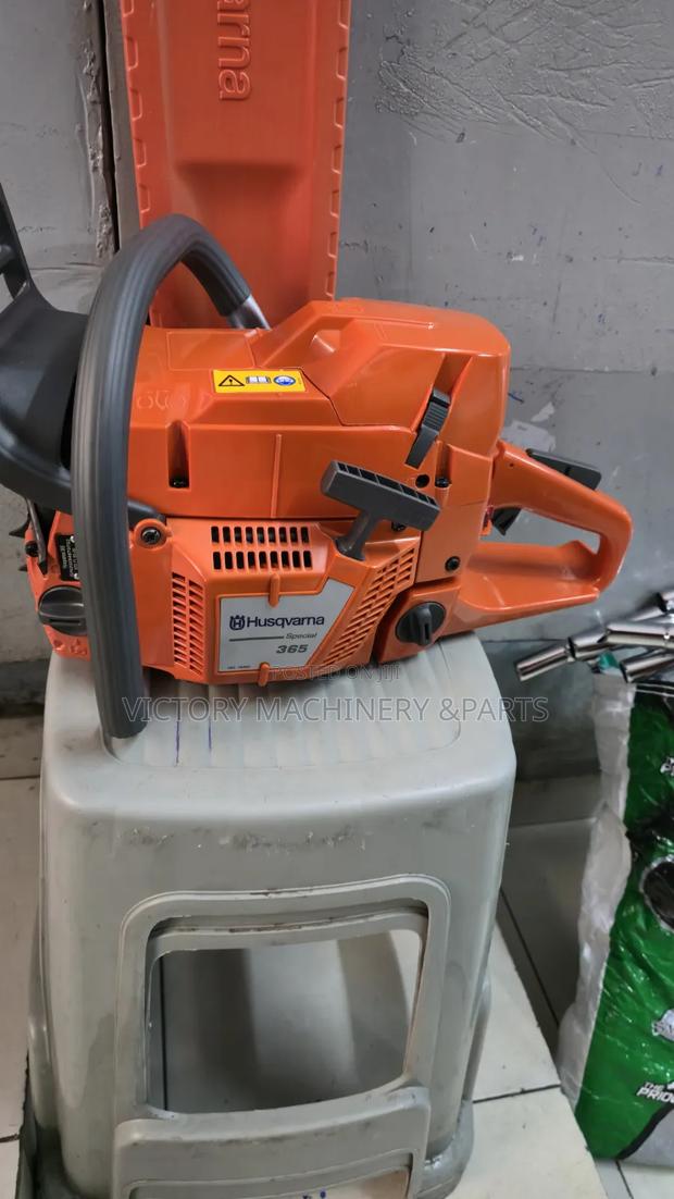 365xp Original Husqvana Chainsaw Machine/365 Powersaw Machine 2 Stroke - thumbnail 2