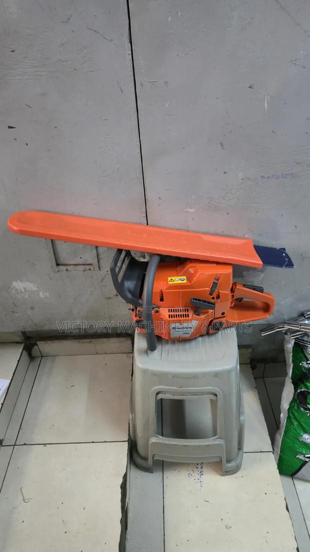 365xp Original Husqvana Chainsaw Machine/365 Powersaw Machine 2 Stroke - thumbnail 3